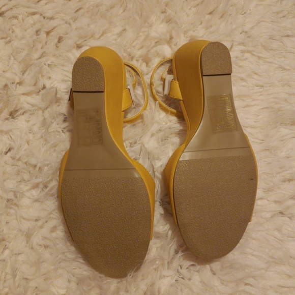 Size 6 - Picture 2 of 4